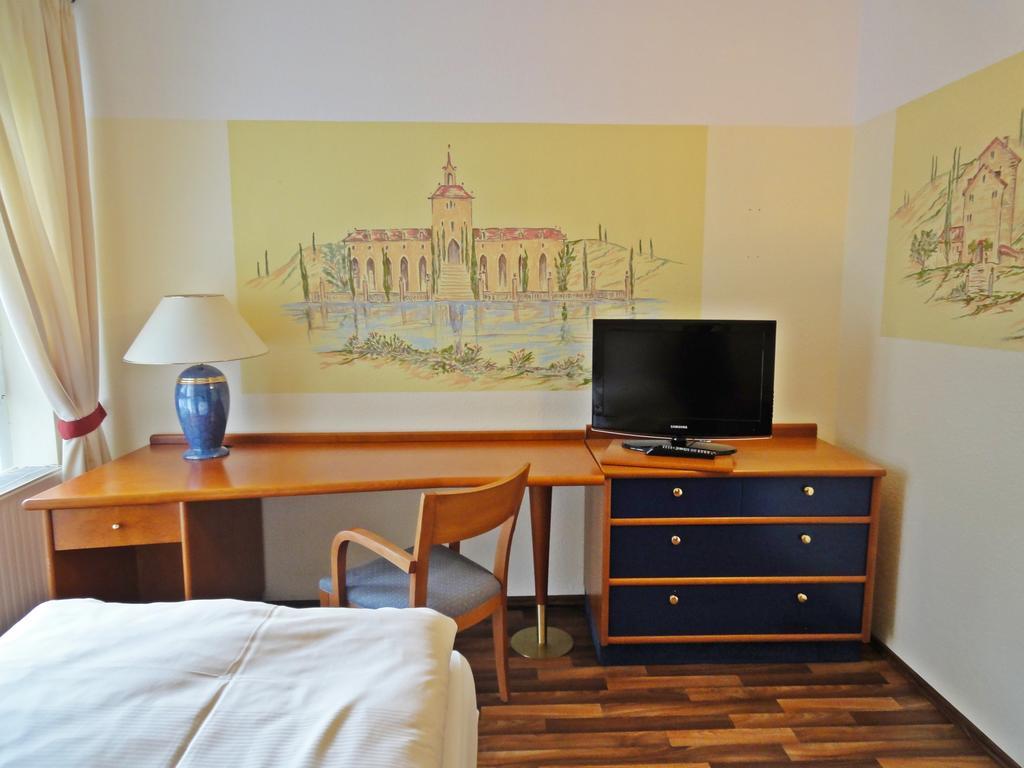 Hotel Nussknacker Ehrenfriedersdorf Zimmer foto